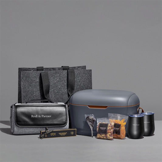 Yatta Lavish Leisure Hamper DARK GREY