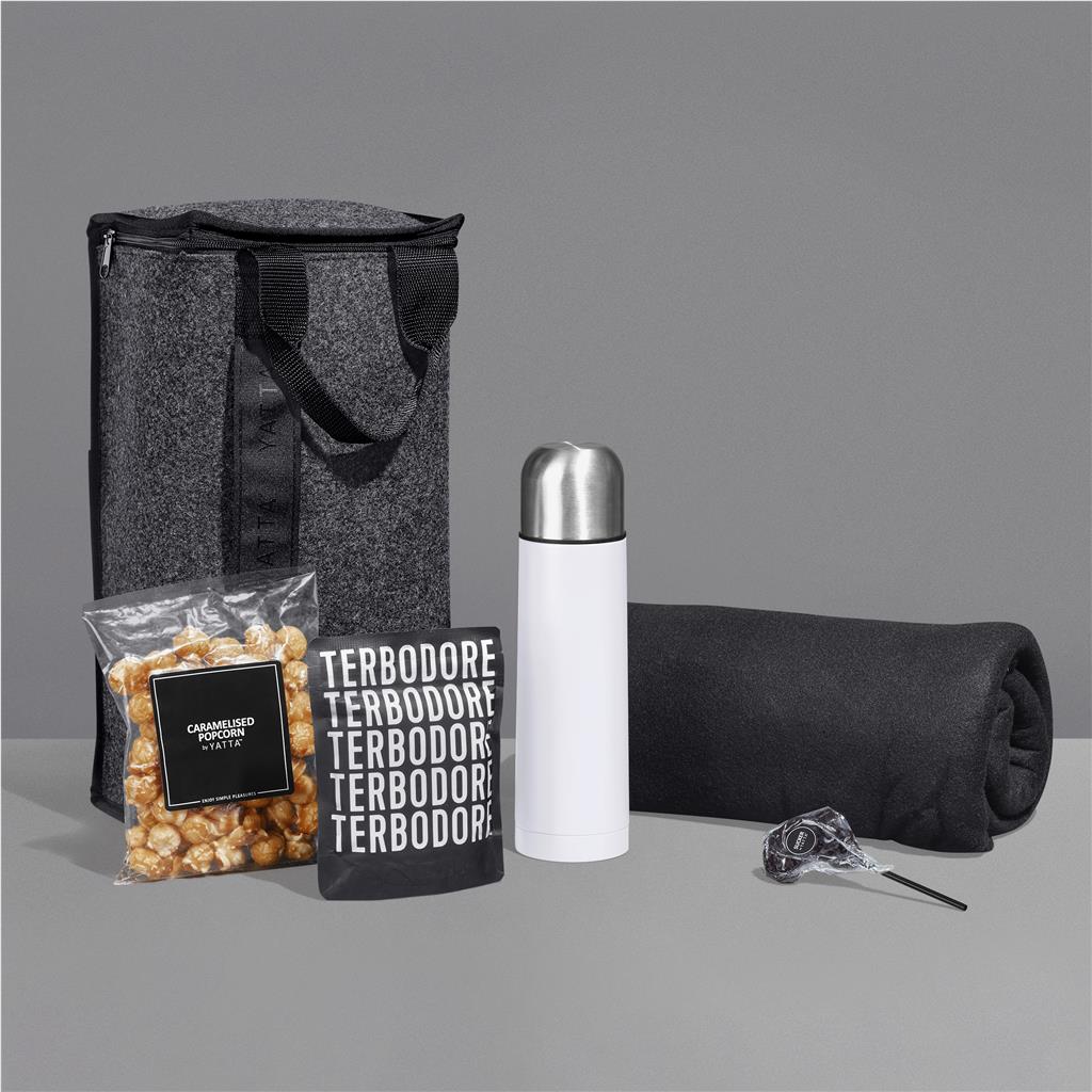 Yatta Charming Cuddle Hamper