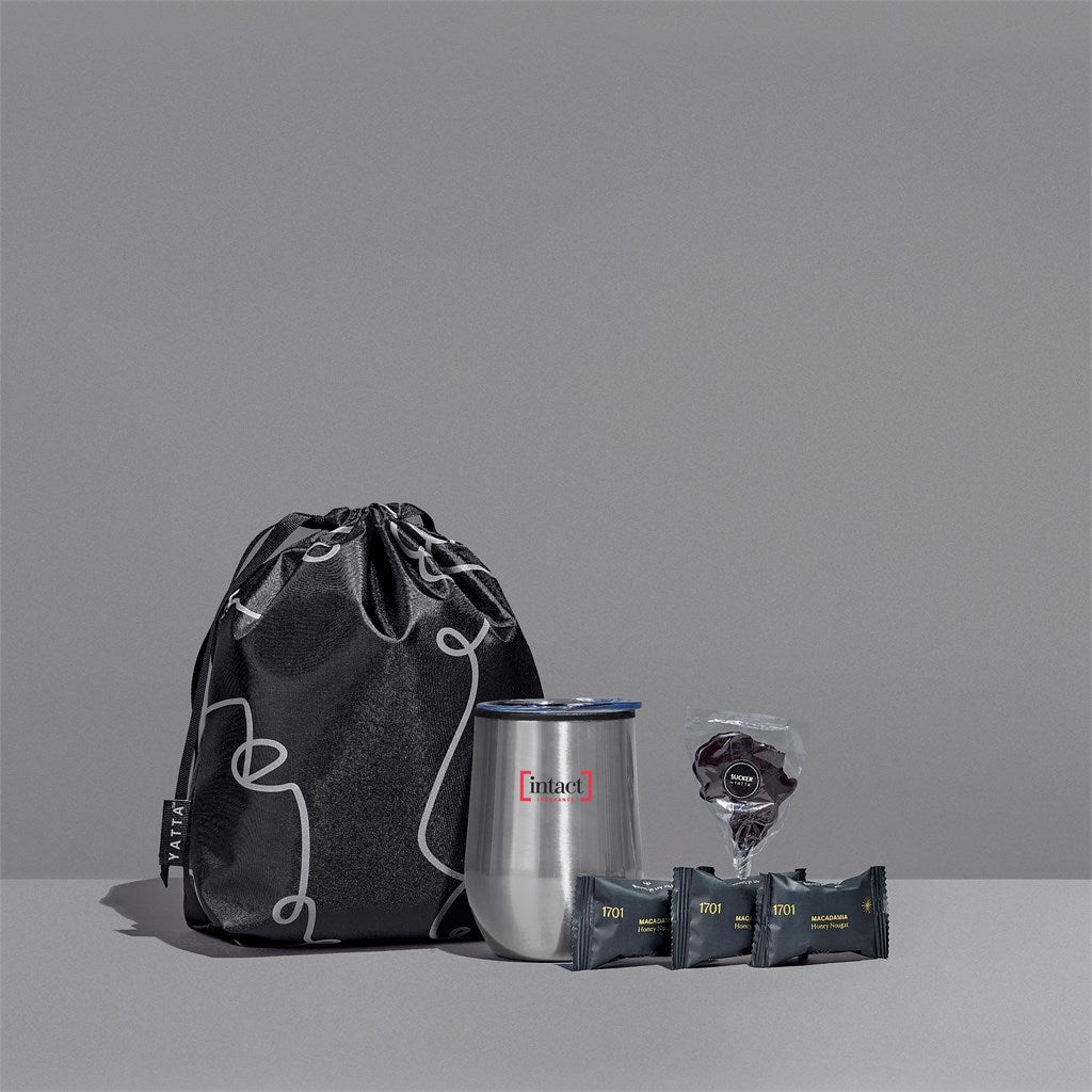 Yatta Snug Surprise Hamper SILVER