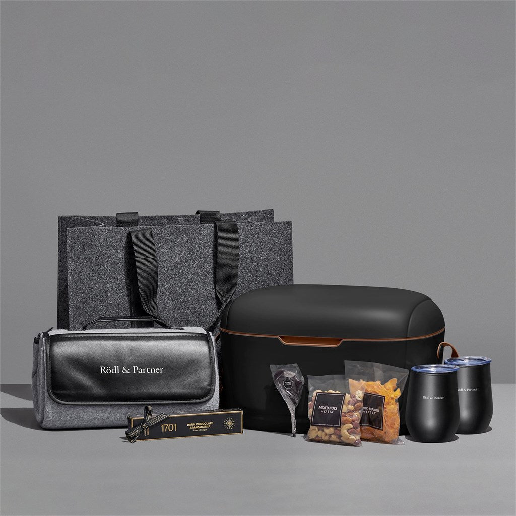 Yatta Lavish Leisure Hamper BLACK