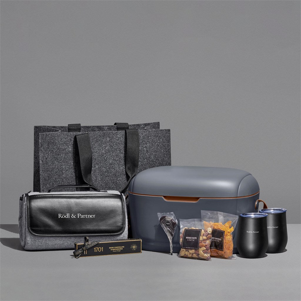 Yatta Lavish Leisure Hamper DARK GREY